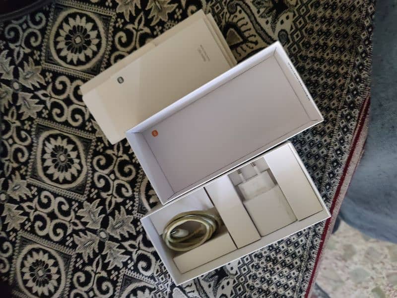 Redmi 10c cmplte box wth geniue charger not open repair one hand used 6