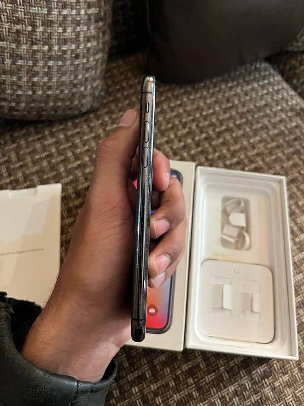 iphone x 64gb with box official pta approved 5