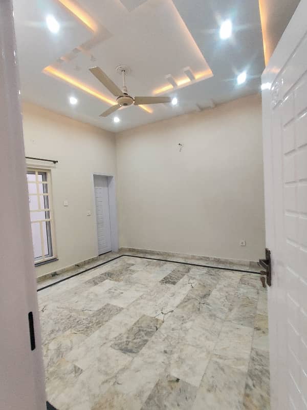 8 MARLA UPPER PORTION FOR RENT IN MILITARY ACCOUNTS MAIN COLLEGE ROAD LHR 3