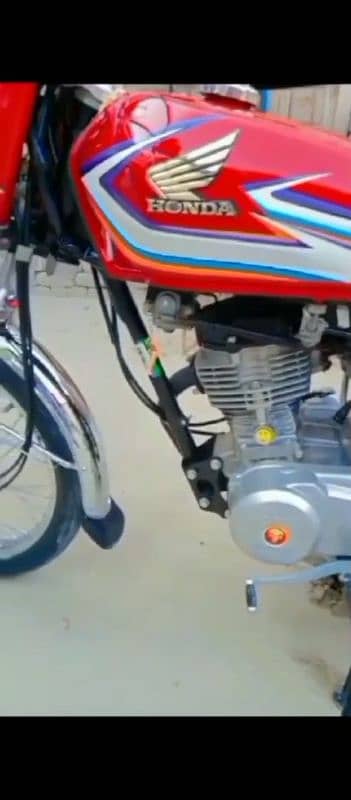 Honda 125 motorcycle 2016 model urgent for sale Pakistan=03225358704= 0