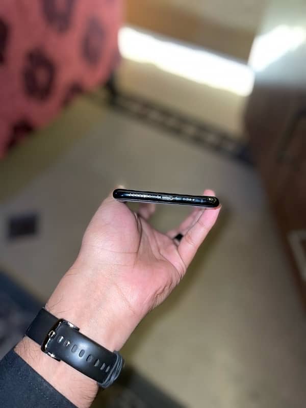 Iphone 11 pro max PTA Aproved 3