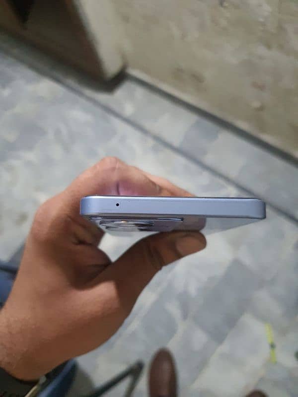 oppo reno 11f 5g (6 months warnti) 4