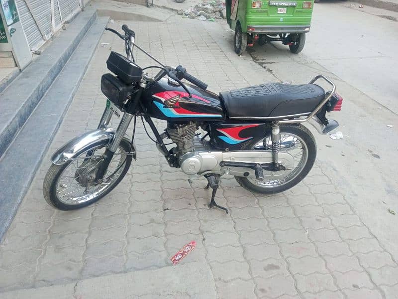 Honda CG125 2009 model 03-3-3-5-5-8-2-0-3-4 0