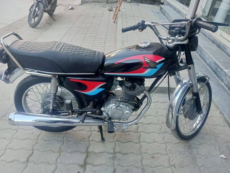 Honda CG125 2009 model 03-3-3-5-5-8-2-0-3-4 2