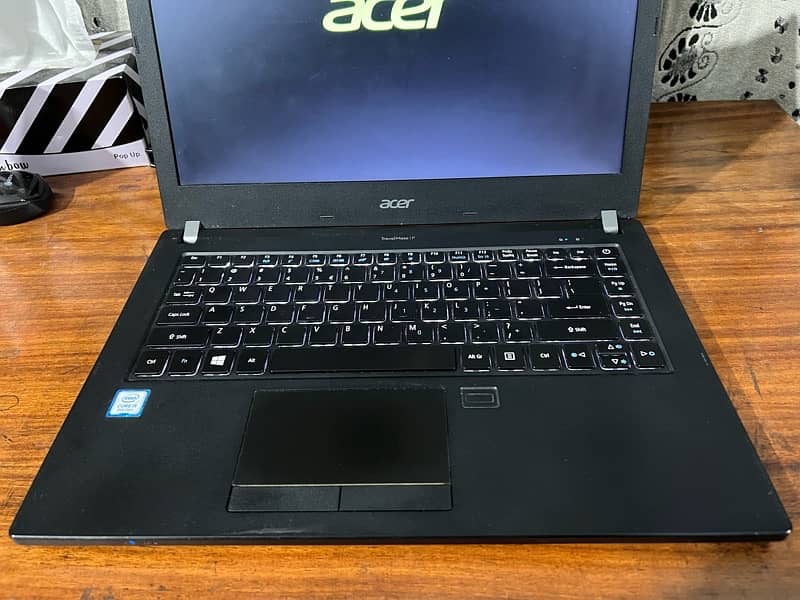 i5 8th Gen Acer Travel Mate 0