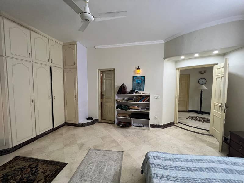 1 kanal house for sale in DHA Phase-4 ,Sector EE, 18