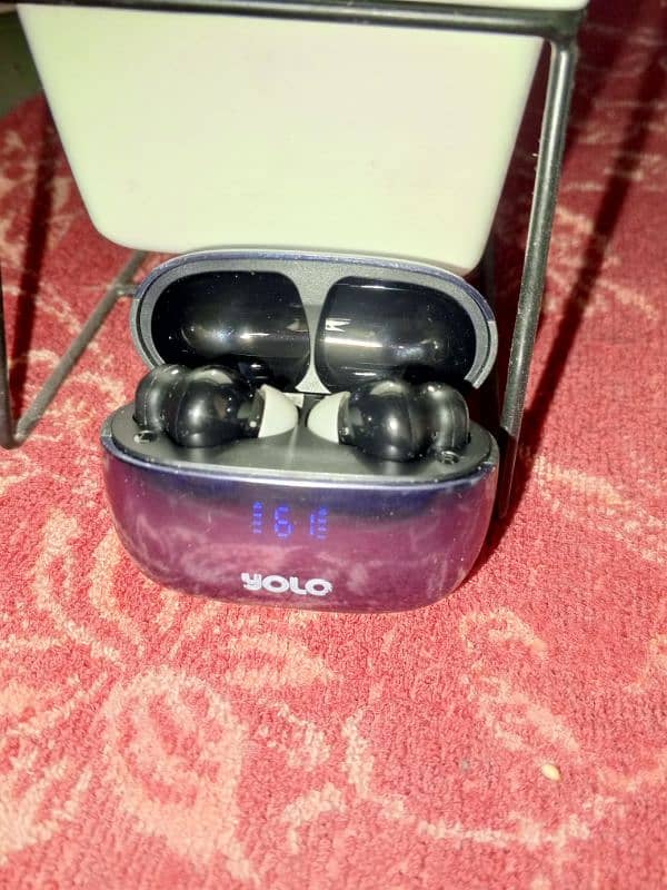 Yolo Earbuds (wireless) 1