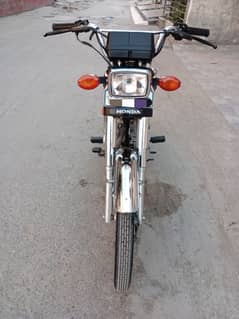 Honda CG 125 2022 Model Lush Condition (0/3/2/0/4/0/9/2/4/2/9)