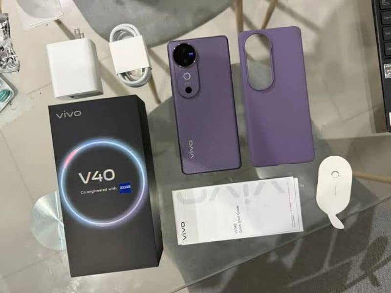 VIVO V40 5G  1260 resulation 12+12/256 purple colour 0