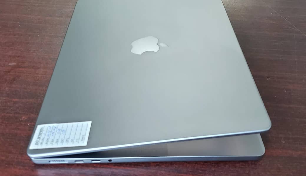 CTO MACBOOK PRO M3 2023 14" 16GB RAM 1TB SSD 6