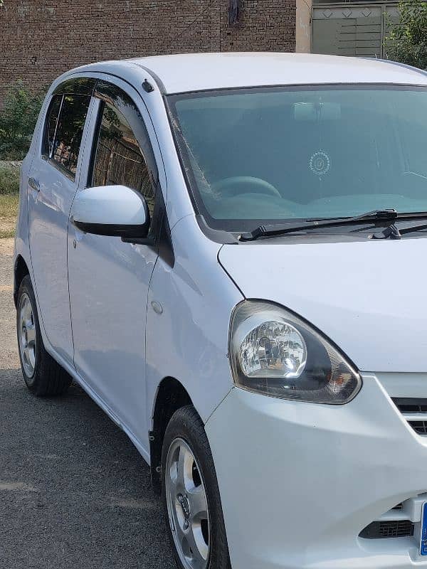 Daihatsu Mira 2016 5