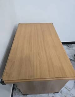 computer table for sale in good condition