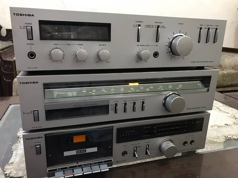 TOSHIBA  vintage STEREO Audio System Japan 2