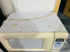 MICROWAVE OVEN IN VERY GOOD CONDITION