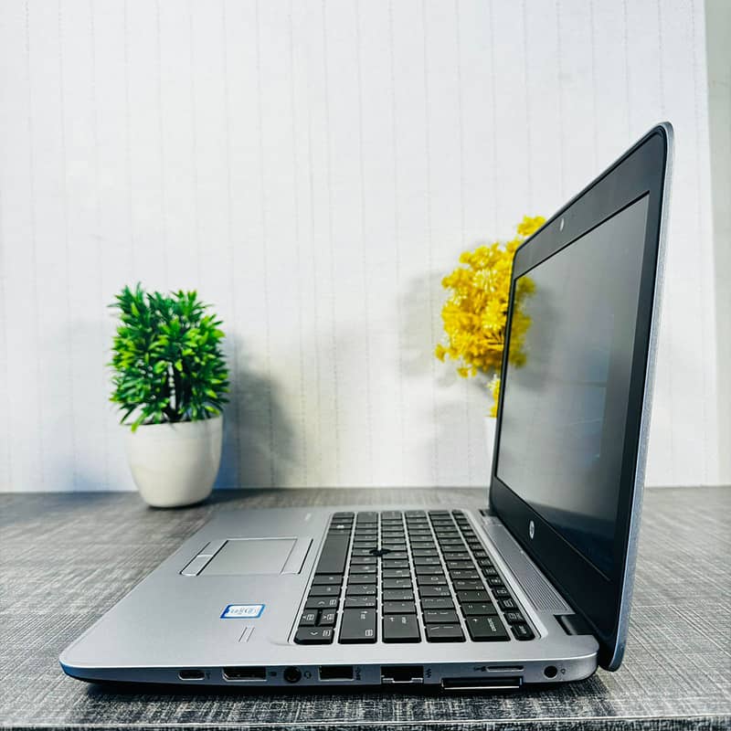 HP ElieBook 820 G3 Core i7 6th Generation - 8GB RAM 256GB SSD 2