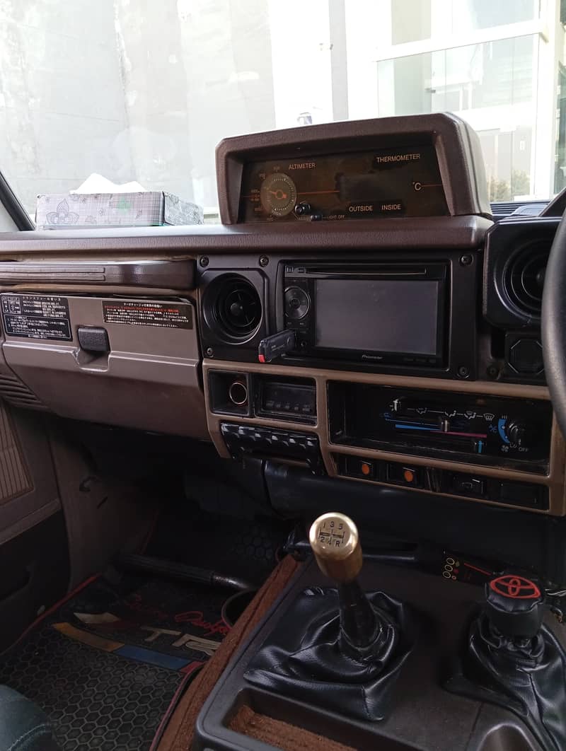 Toyota Prado 1990 11