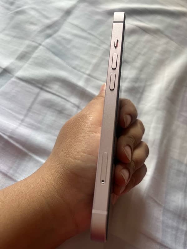 iphone 13 128GB pink scratchless 1