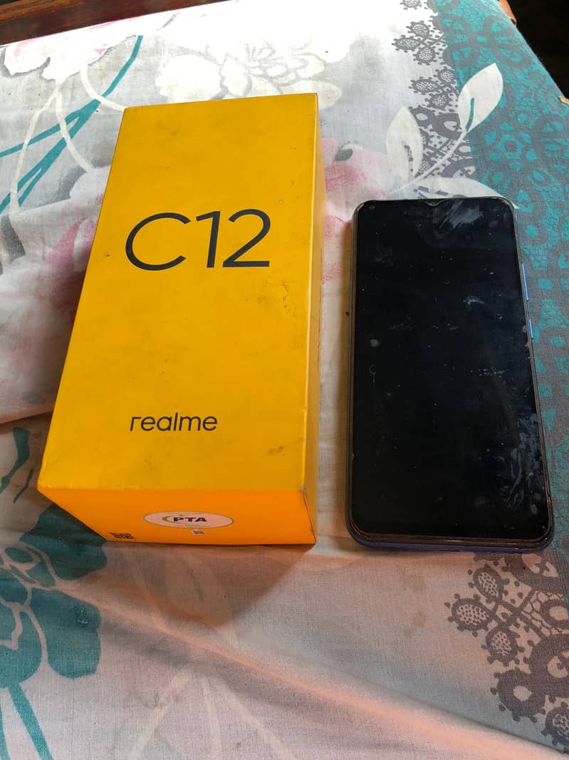 Realme C12 4