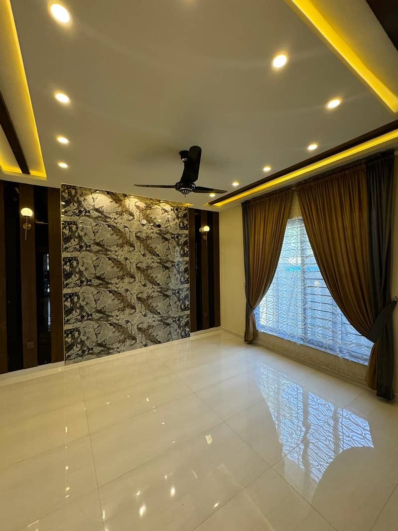 10 MARLA UPPER PORTION AVAILABLE FOR RENT 11