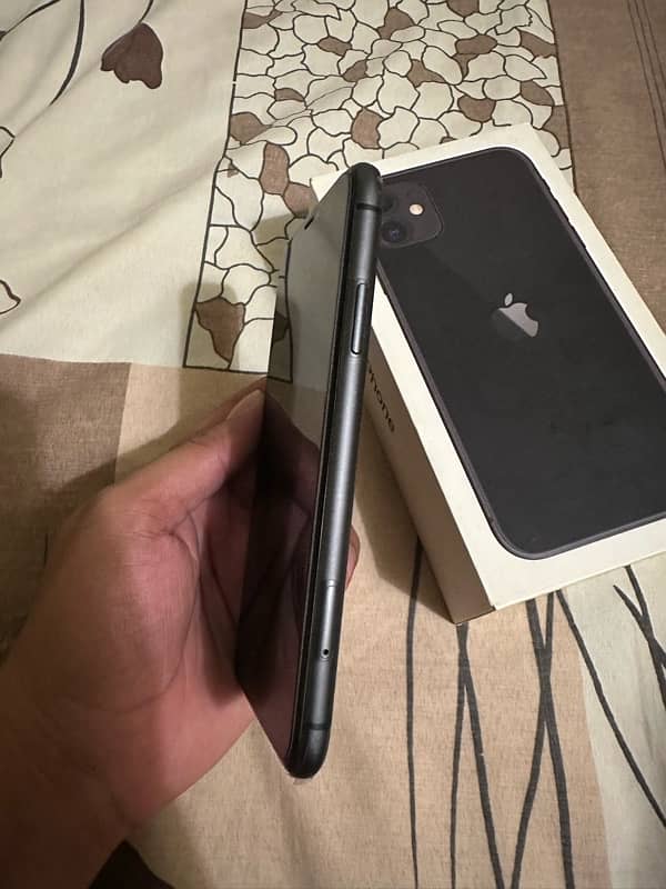 IPHONE 11 with box PTA approved 1