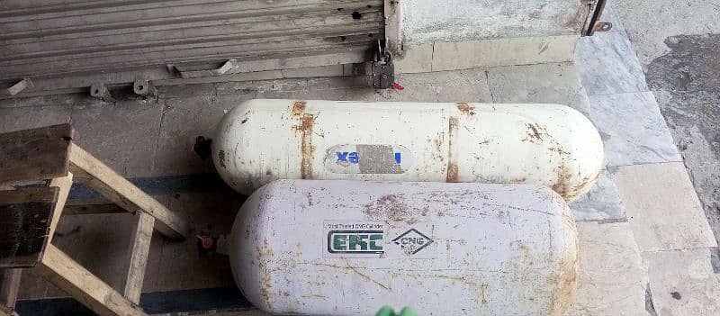 2 Cng cylinder with kits 4