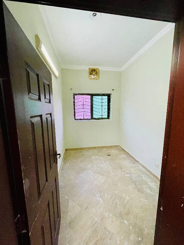 10 Marla House For Rent Wapda Town 9