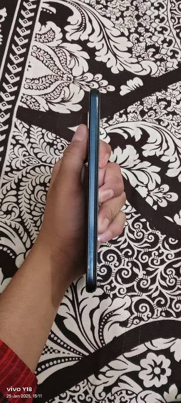 Vivo y33s 8ram/128gb 3