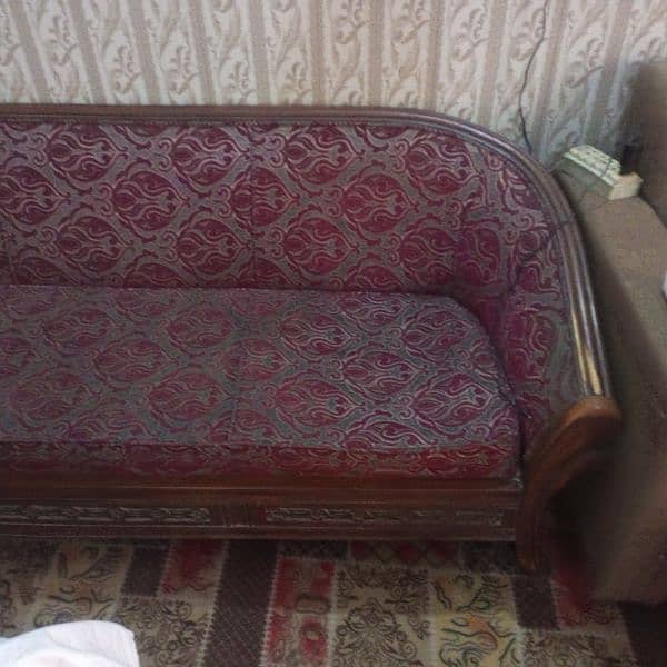 5 seater sofa set for sale urgent sale kerna ha reasonable price ma 1