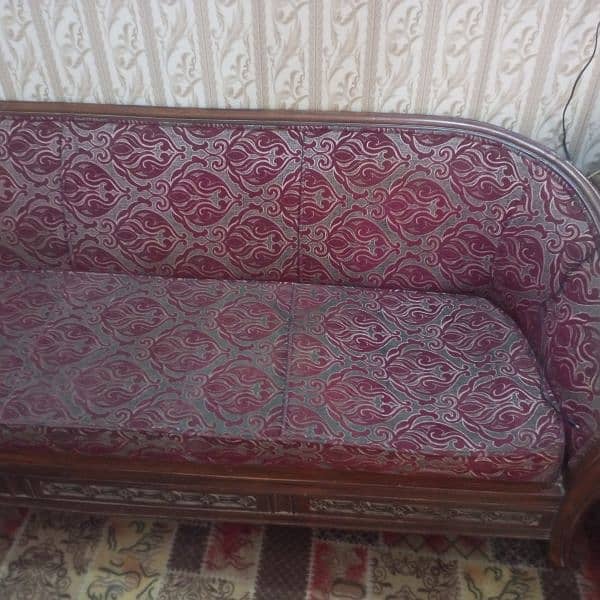 5 seater sofa set for sale urgent sale kerna ha reasonable price ma 2