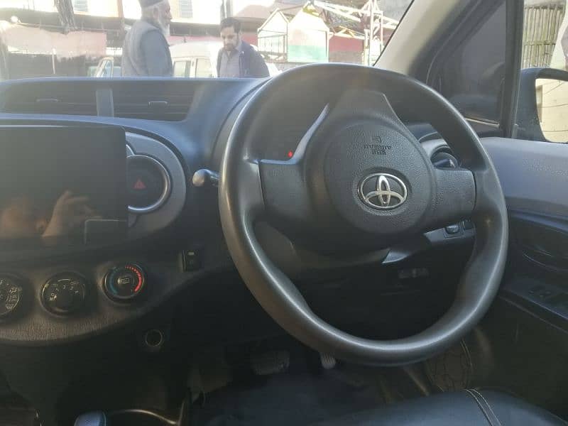 Toyota Vitz 2013 7