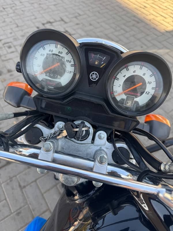 Yamaha YB125Z DX Black punjab registered 3