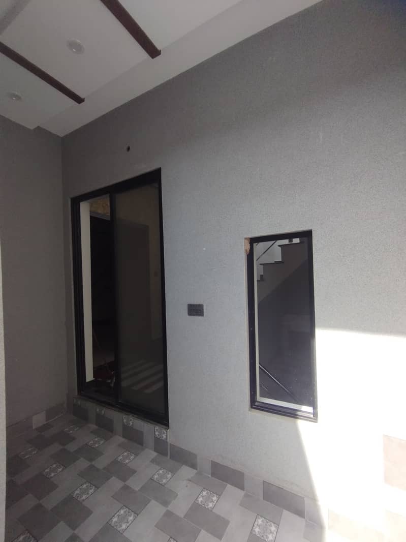 5 MARLA ELEGANT HOUSE FOR RENT IN THE HEART OF BAHRIA TOWM 9