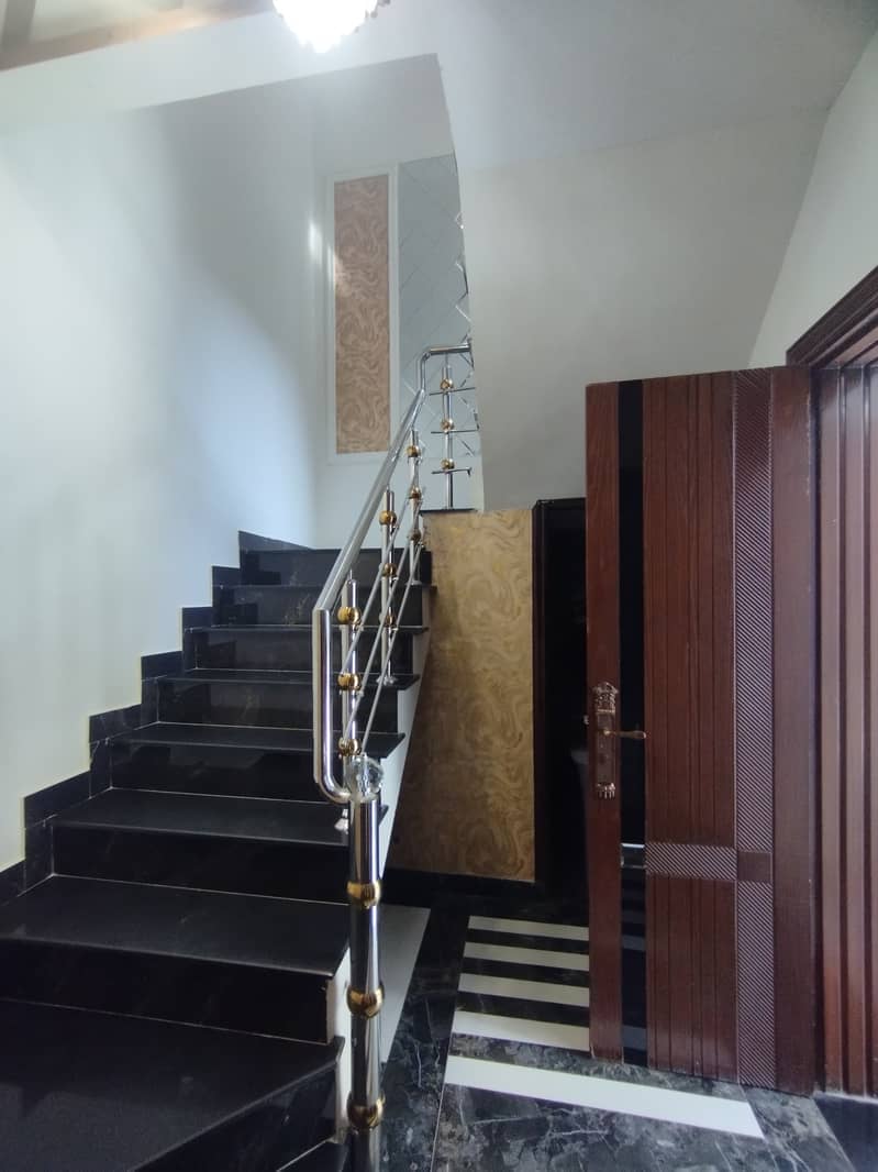 5 MARLA ELEGANT HOUSE FOR RENT IN THE HEART OF BAHRIA TOWM 13