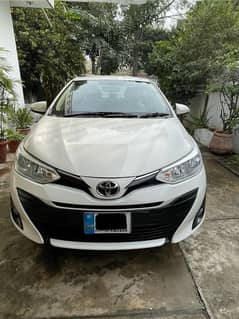 Toyota Yaris 1.3 ativ cvt