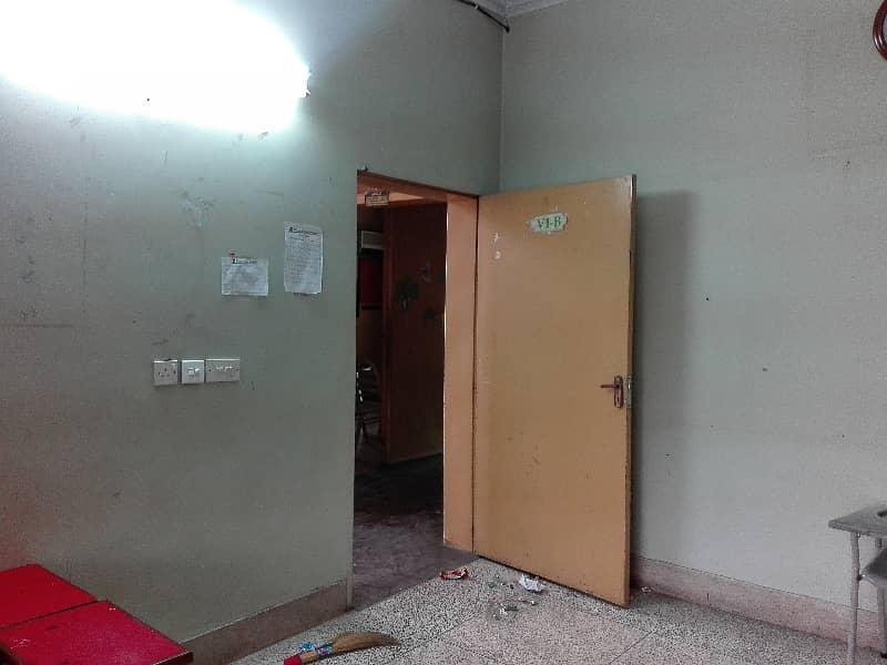 10 Marla Lower Portion In Marghzar Officers Colony Of Marghzar Officers Colony Is Available For rent 0