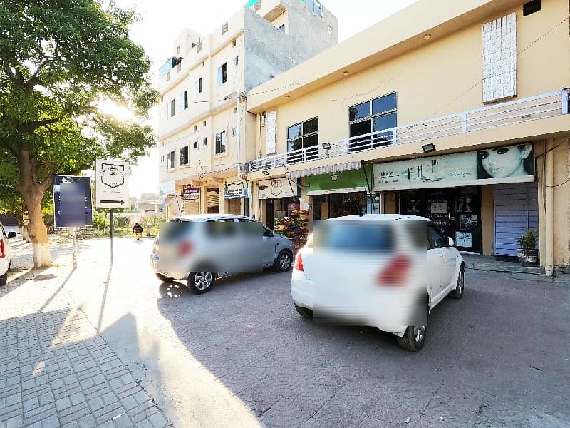 04 Marla Commercial Plaza Facing Park, LDA Approved And Best Rental Income For Sale 3