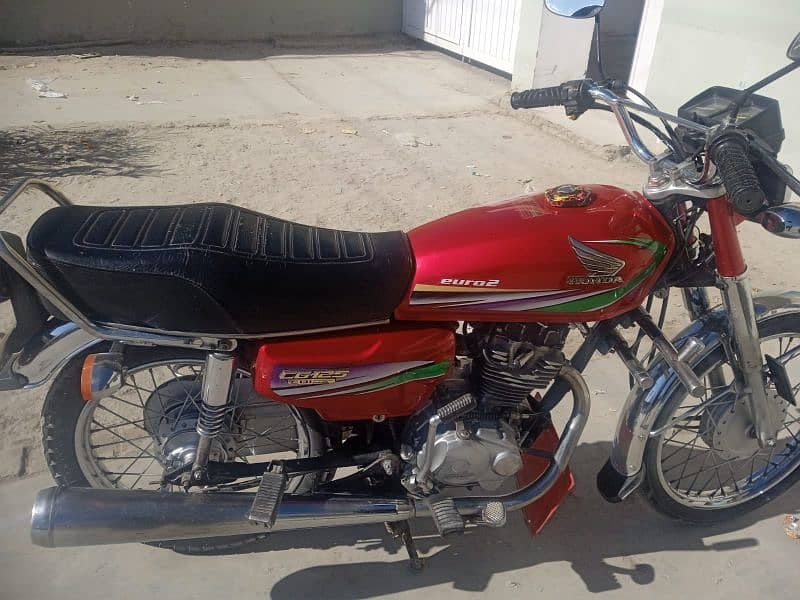 Honda 125 v good condition only call 1