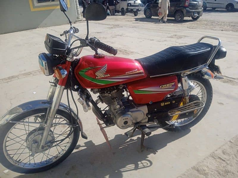 Honda 125 v good condition only call 2