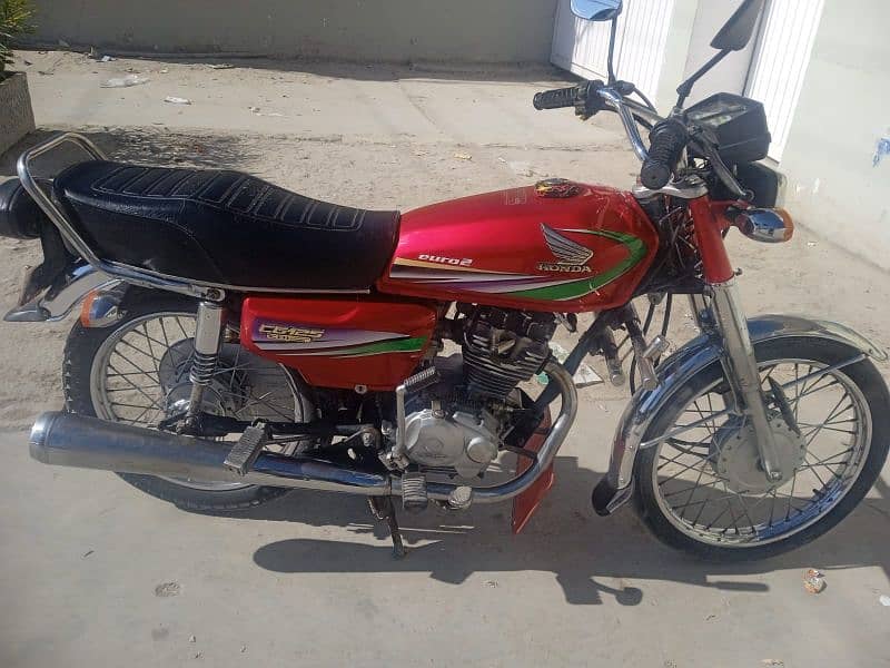 Honda 125 v good condition only call 3