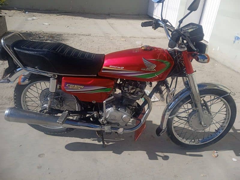 Honda 125 v good condition only call 4