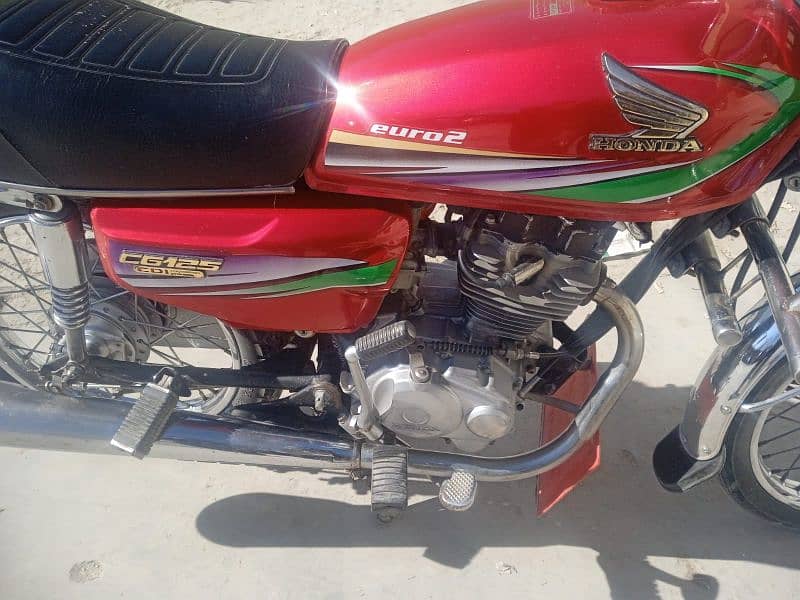 Honda 125 v good condition only call 5