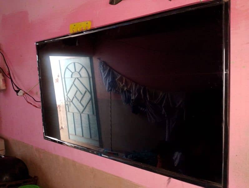 40 inch smart LED smart 10 by 10 2