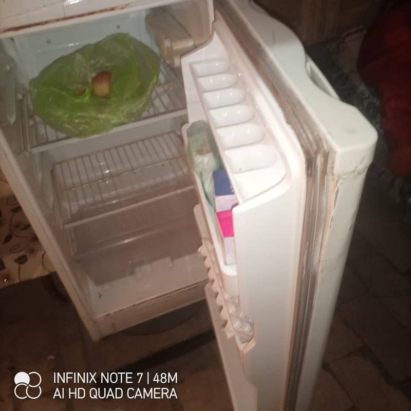 Refrigerator Used in good working Condition with best price 3