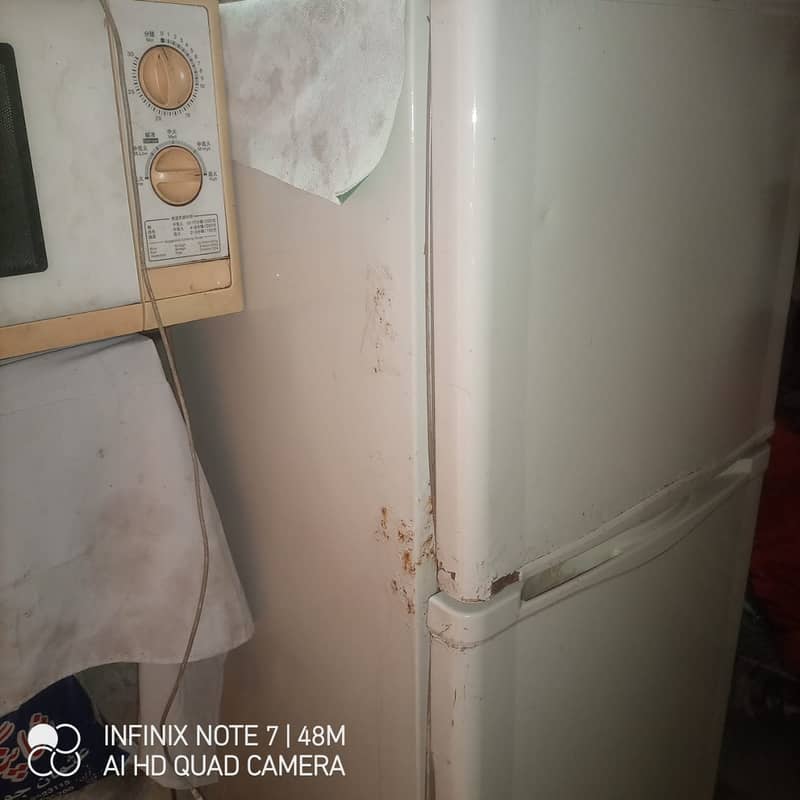 Refrigerator Used in good working Condition with best price 7