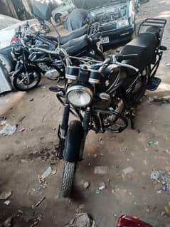 Suzuki GS 150 2015