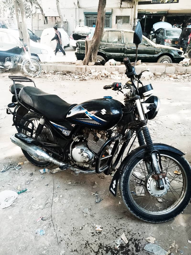 Suzuki GS 150 2015 3