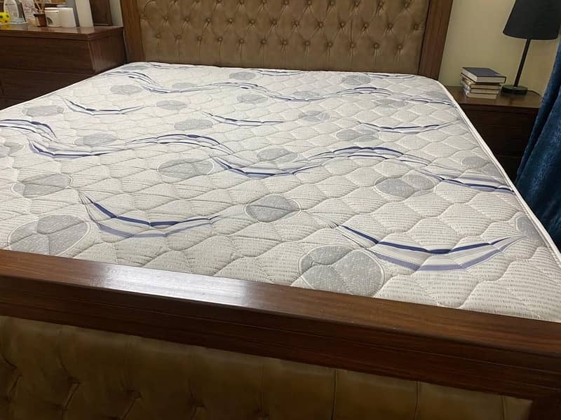 King Size Spring mattress for sale in new condition 1