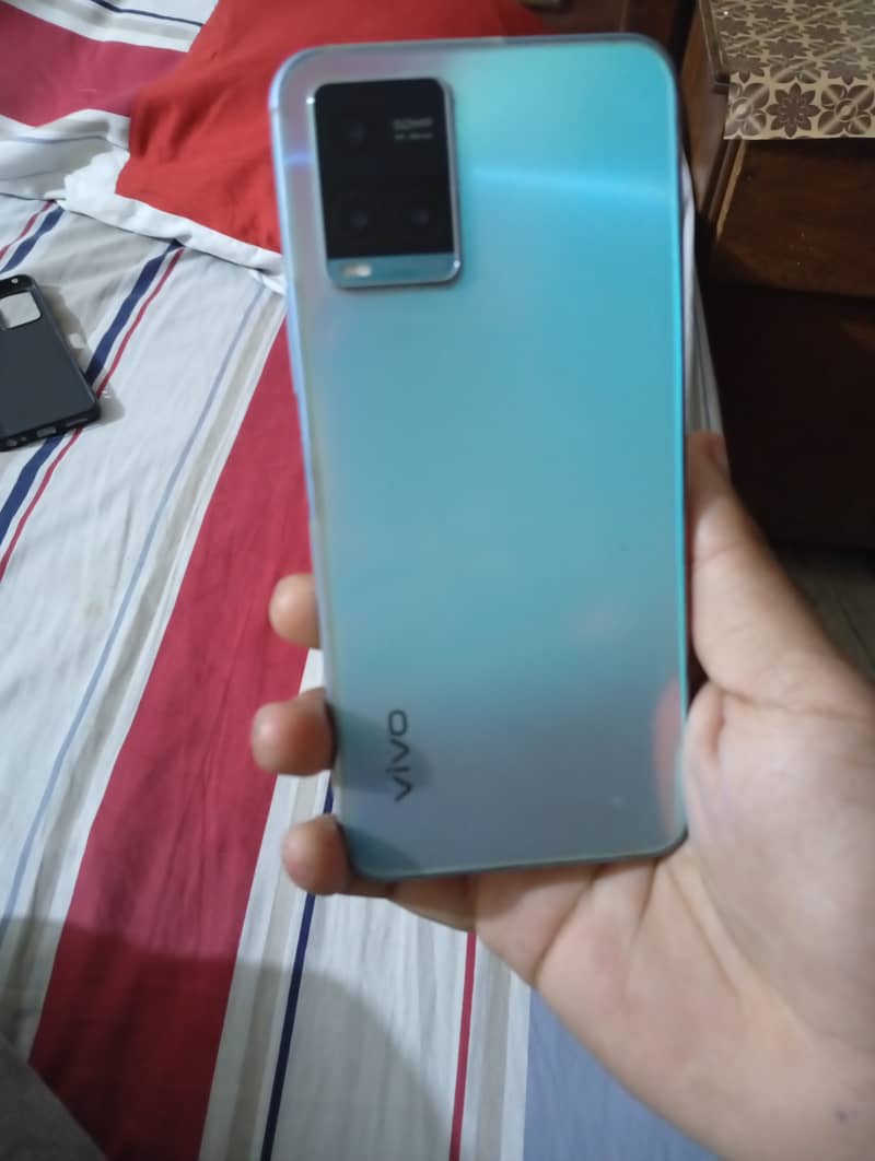 Vivo y33s 0