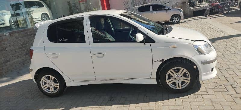 Toyota Vitz 2003 3