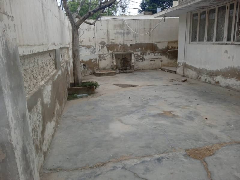 280 Sq Yards Corner Demolish House for Sale DHA PH-1 7